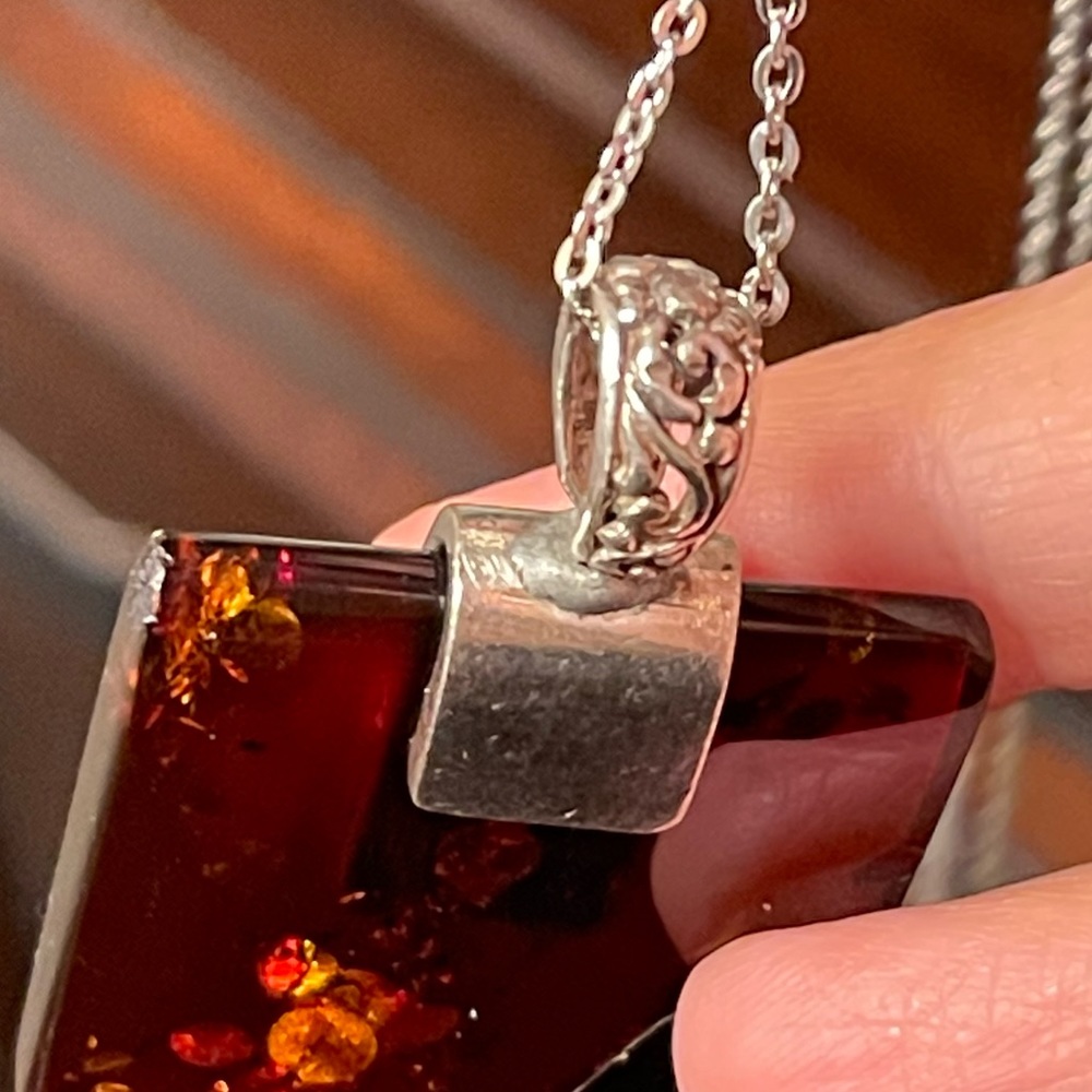 Natural cherry brown amber sterling artisan made pendant - Picture 12 of 16
